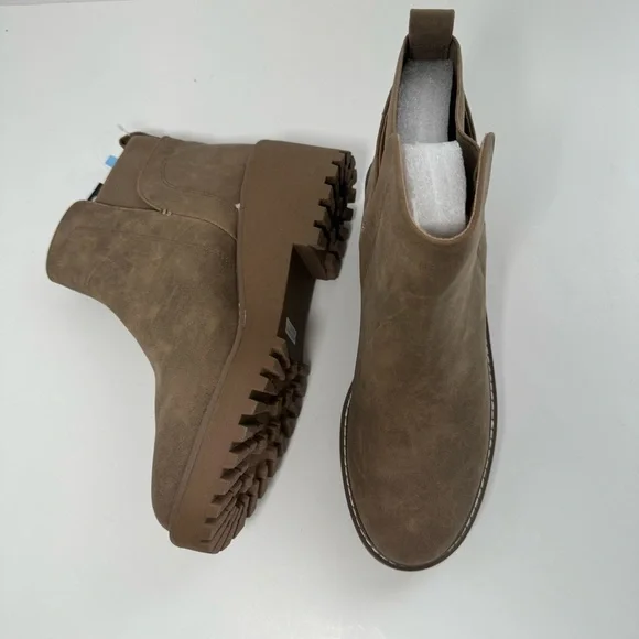 Chelsea boots Rancher by Dolce Vita size 9, *WILL NOT COME W/ BOX. - Picture 7 of 14